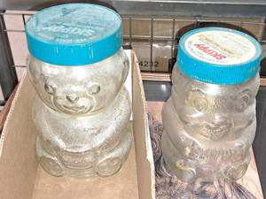 lot 581 image: Lot of (2) Skippy Bear theme Glass Jars