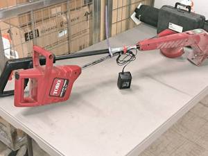 lot 551 image: Lot of (2) Toro Trimmers