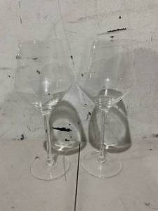 lot 371 image: Lot of 12 Wine Glasses