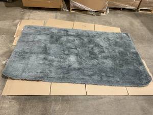 lot 163 image: Grey Fluffy Area Rug