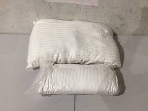 lot 427 image: LOT OF 2 White Pillows
