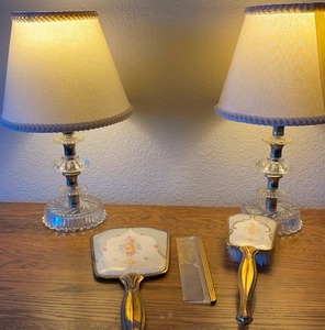 Set of two matching bedside table lamps and 3 piece vanity set