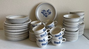 Pfaltzgraff Yorktowne Dinnerware Set 70 pieces
