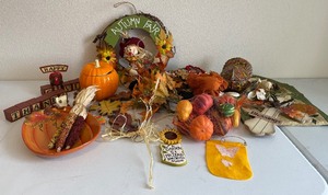 Fall Thanksgiving Lot Decor
