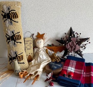 Primitive Summer Decor Hooked Bumble Bee pillow lot