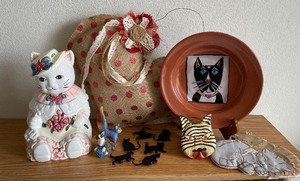 Cat Lovers Lot- Cookie Jar, Pottery Plate, decor misc