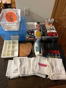 Household Lot Totes, Iron, Light Bulbs, Oven Mitts Towel