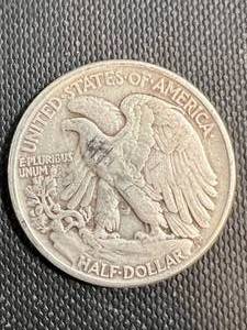 lot 93 image: 1945 US WALKING LIBERTY HALF DOLLAR