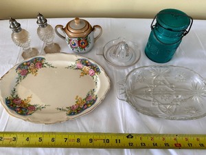 lot 74 image: Variety of Vintage Serving Dishes