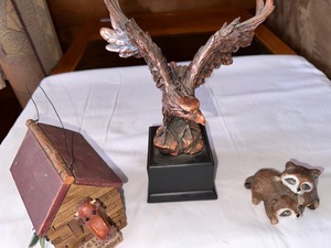 lot 32 image: Wildlife Cabin Dcor