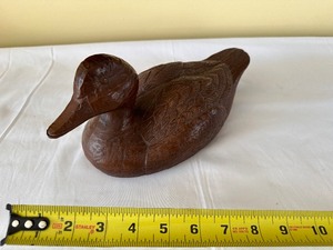 lot 43 image: Vintage Red Mill Hand Carved Wood Duck