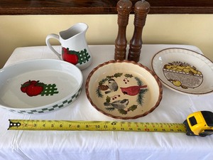 lot 61 image: Variety of Serving Pieces