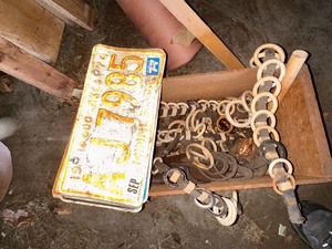 lot 192 image: Vintage License Plates and Bunch of Old Horse Harness Ring Hames