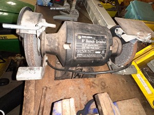 lot 189 image: Black and Decker 6 Bench Grinder