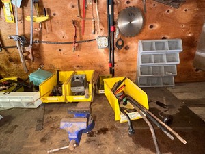 lot 190 image: Entire Contents Items on Work Bench as seen in photos