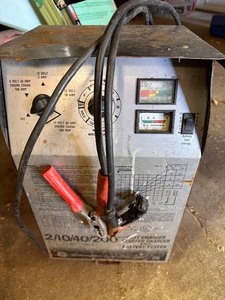 lot 170 image: Schumacher Battery Charger