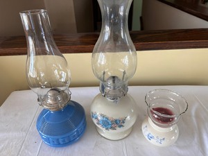 lot 92 image: Two Vintage Oil Lamps and One Tealight Candle Holder