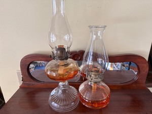 lot 93 image: Two Vintage Oil Lamps