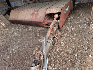 lot 278 image: NEW IDEA Pull-Type Mower ConditionersWindrowers