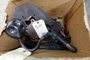 lot 32 image: Parts for 6 Cylinder 235 Cu In Engine