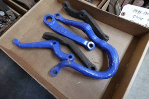 lot 55 image: Steering Arms for 1939-46 Chevrolet Truck