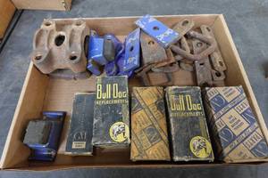 lot 68 image: NOS and NORS Spring Shackles for 1939-46 Chevrolet Truck