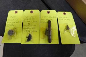 lot 86 image: Assorted GM Interior Knobs