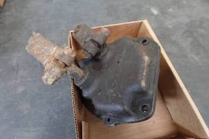 lot 130 image: Shifter Mechanism for 1939-46 Chevrolet Truck