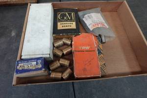 lot 139 image: NOS and NORS King Pin Sets