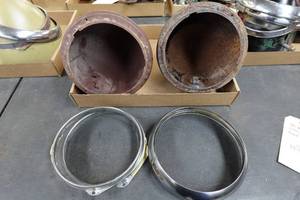 lot 384 image: Headlights for 1939-40 Chevrolet Truck