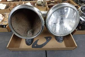 lot 382 image: Headlights for 1939-40 Chevrolet Truck