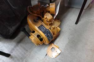 lot 436 image: Deco-Grand DE8 2.5HP Gas Motor