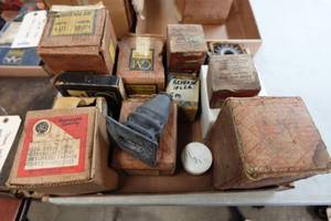 lot 337 image: NOS Transmission Parts for 1937-54 GM