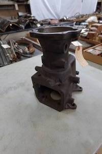 lot 332 image: NOS Transmission Housing for 1940 Chevrolet Truck