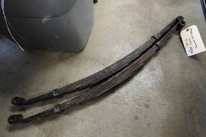 lot 352 image: Reverse Eye Springs for 1939-46 Chevrolet Truck
