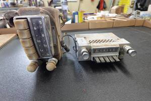 lot 306 image: Vintage Radios