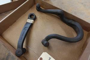 lot 298 image: Steering Arms for 1937-46 Chevrolet Truck
