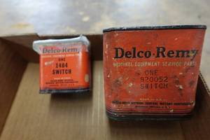 lot 286 image: NOS Dash Light Switch for 1936-46 Chevrolet Truck