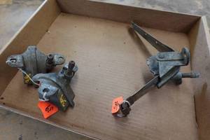 lot 284 image: Windshield Regulators for 1939 Chevrolet Truck