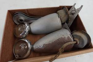 lot 280 image: Marker Lights for 1939-40 Chevrolet Truck