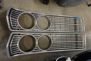lot 325 image: Grille for 1968 Ford Galaxie
