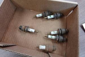 lot 218 image: AC Delco 48 Spark Plugs