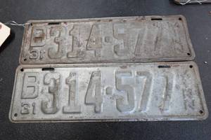 lot 203 image: Set of 1931 Minnesota License Plates
