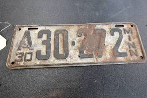 lot 205 image: 1930 Minnesota License Plate