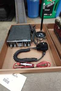 lot 171 image: Realistic CB Radio with Antenna