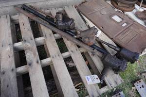 lot 483 image: Steering Box for 1939-46 Chevrolet Truck