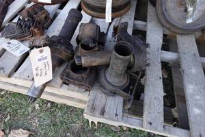 lot 487 image: Driveshaft Supports for 1939-46 Chevrolet Truck