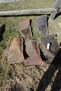 lot 525 image: Inner Fenders for 1939-40 Chevrolet Truck
