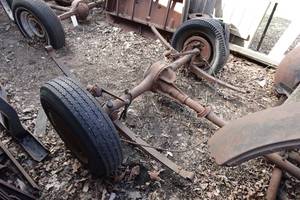 lot 536 image: Rear End for 1939-40 Chevrolet Truck
