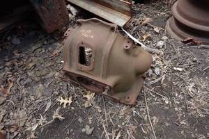 lot 531 image: Bell Housing for 1955-59 Chevrolet Truck